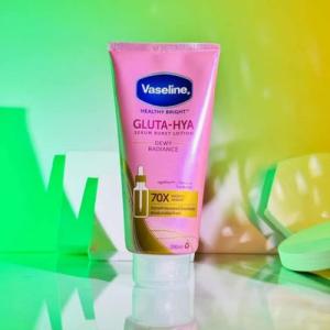 Vaseline - Gluta-Hya Burst Serum Dewy Glow Lotion with Niacinamide - 290ml (Made in UK)